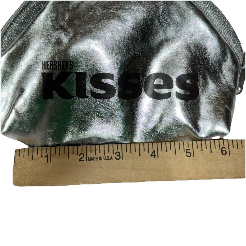 Hershey's Kisses and Reese's Peanut Butter Cup Pouch Set of 2‎